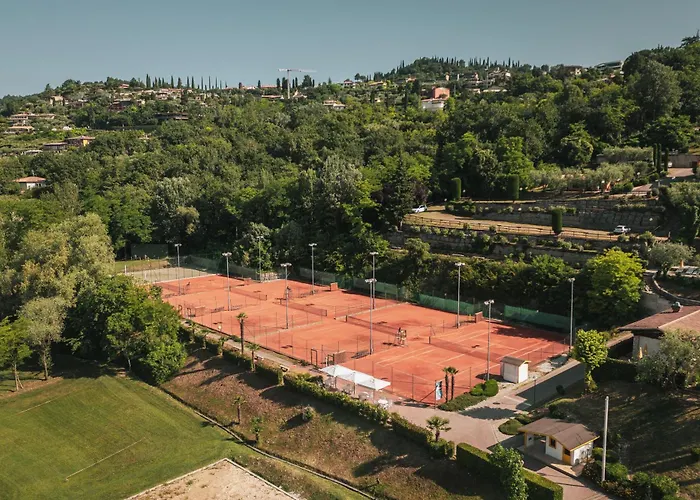 מלון דירות Poiano