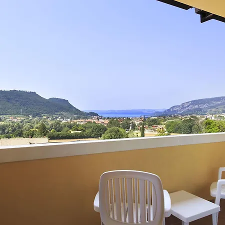 Lejlighedshotel Poiano Garda 3*