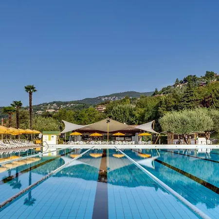 Lejlighedshotel Poiano Garda 3*